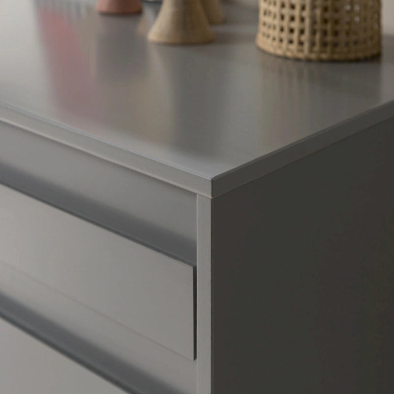 Moderne Kommode aus Massivholz mit 6 Schubladen