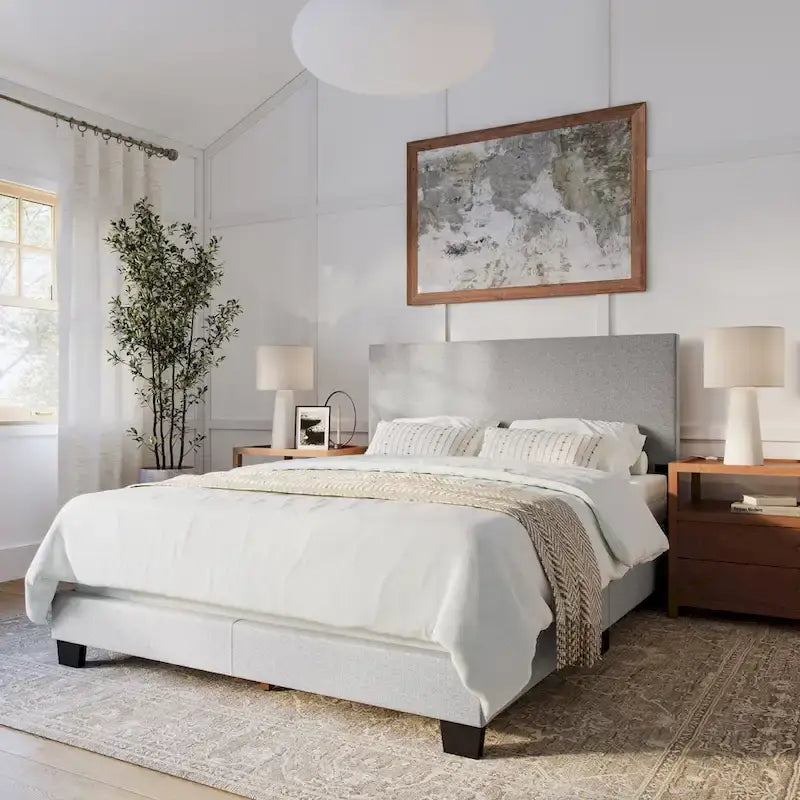 Letto matrimoniale moderno imbottito (rete a doghe necessaria)