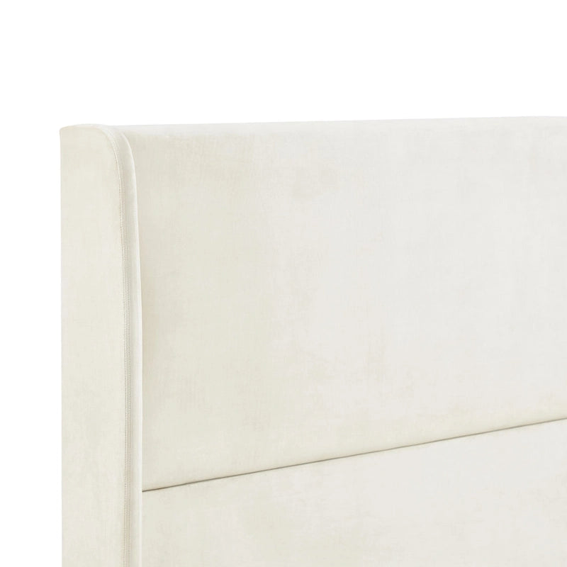 Gepolstertes Plattformbett mit Wingback-Kopfteil