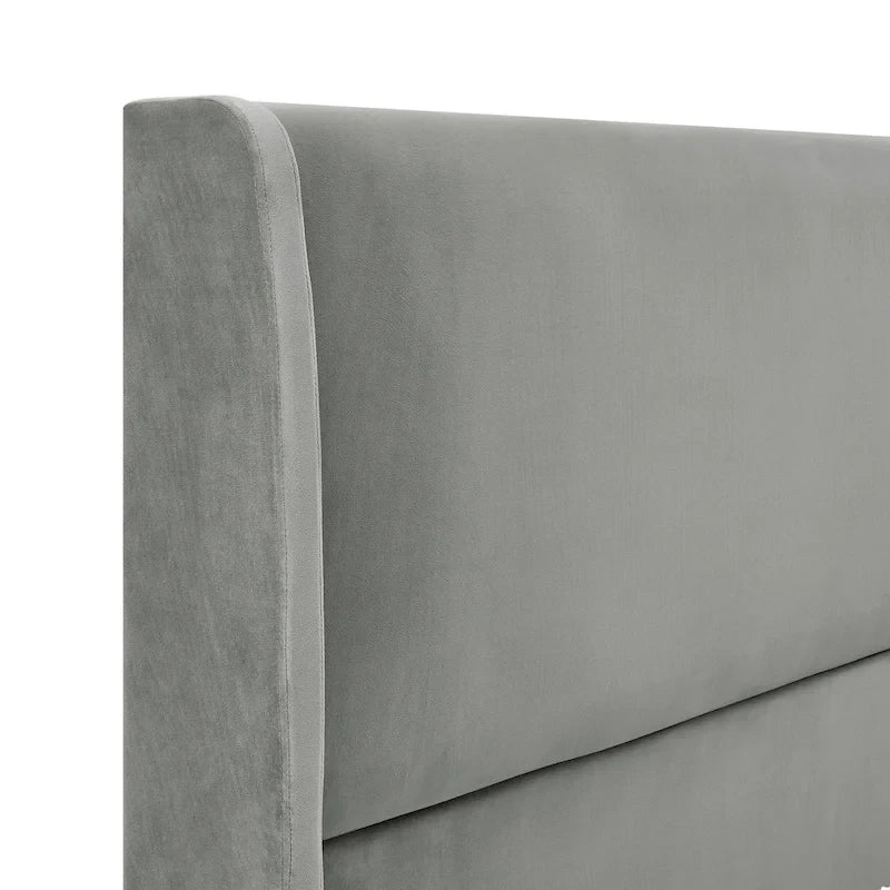 Gepolstertes Plattformbett mit Wingback-Kopfteil