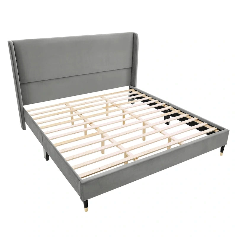 Gepolstertes Plattformbett mit Wingback-Kopfteil